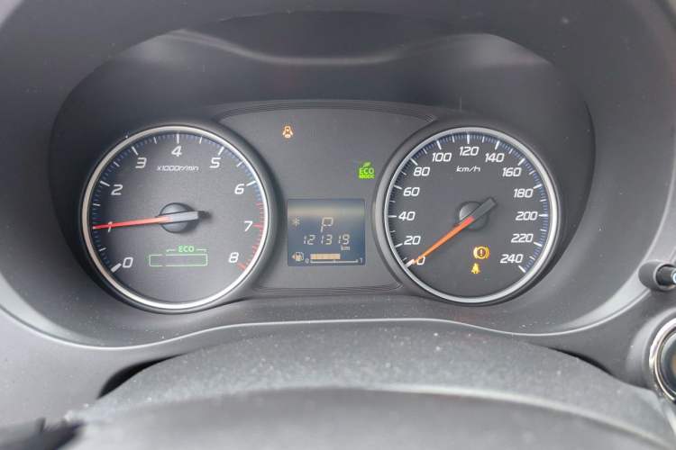 Used Mitsubishi Outlander 2018 2.0L Two-Wheel-Drive Jiale Edition 7-Seater Instrument Cluster