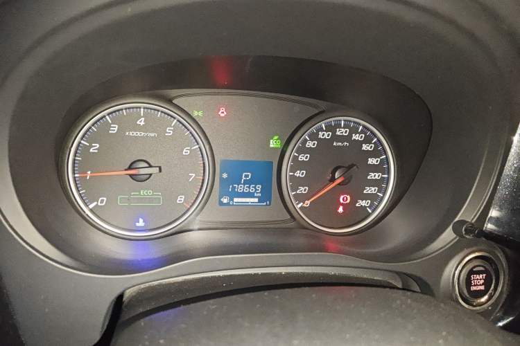 Used Mitsubishi Outlander 2018 2.0L Two-Wheel Drive Glory Edition 5 Seats Instrument Cluster