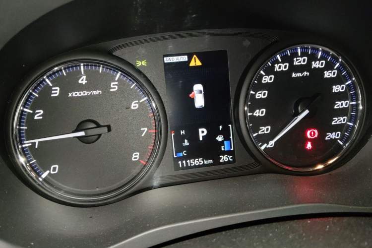 Used Mitsubishi Outlander 2018 2.4L 4x4 Elite Edition 5 Seats Instrument Cluster