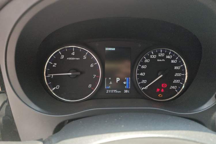 Used Mitsubishi Outlander 2018 2.4L 4x4 Luxury Edition 7-Seater Instrument Cluster