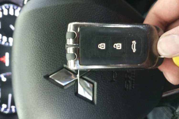 Used Mitsubishi Outlander 2018 2.4L 4x4 Elite Edition 5 Seats Interior 1