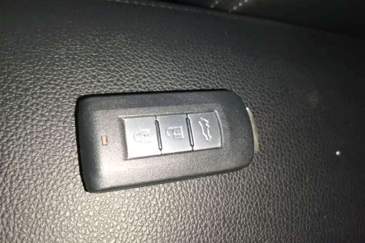 Used Mitsubishi Outlander 2018 2.4L 4x4 Elite Edition 5 Seats Interior 1