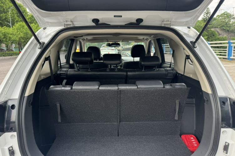 Used Mitsubishi Outlander 2018 2.0L Two-Wheel-Drive Jiale Edition 7-Seater Interior 4