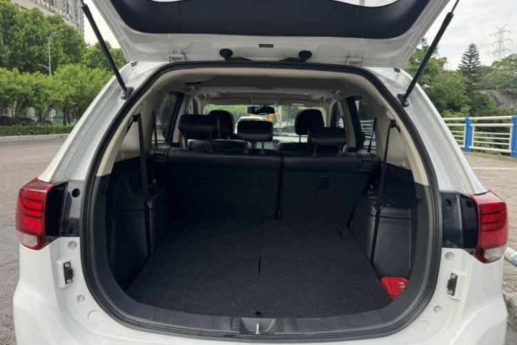 Used Mitsubishi Outlander 2018 2.0L Two-Wheel-Drive Jiale Edition 7-Seater Interior 6