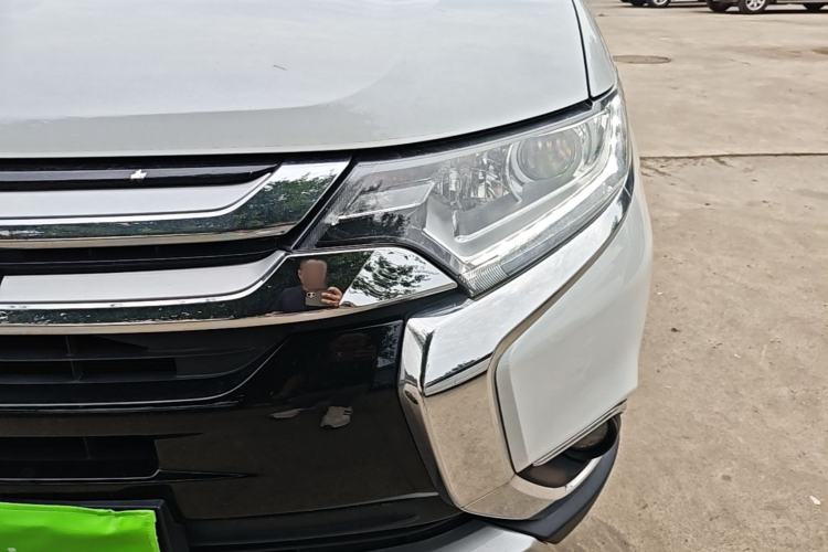 Used Mitsubishi Outlander 2018 2.0L Two-Wheel Drive Glory Edition 5 Seats Left Front Headlight