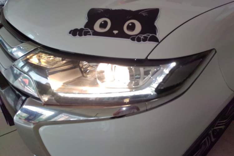 Used Mitsubishi Outlander 2018 2.0L Two-Wheel Drive Glory Edition 5 Seats Left Front Headlight