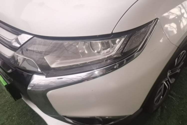 Used Mitsubishi Outlander 2018 2.0L Two-Wheel Drive Glory Edition 5 Seats Left Front Headlight