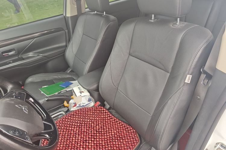 Used Mitsubishi Outlander 2018 2.0L Two-Wheel-Drive Jiale Edition 7-Seater Left Front Seat