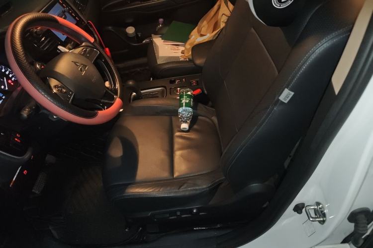 Used Mitsubishi Outlander 2018 2.4L 4x4 Elite Edition 5 Seats Left Front Seat