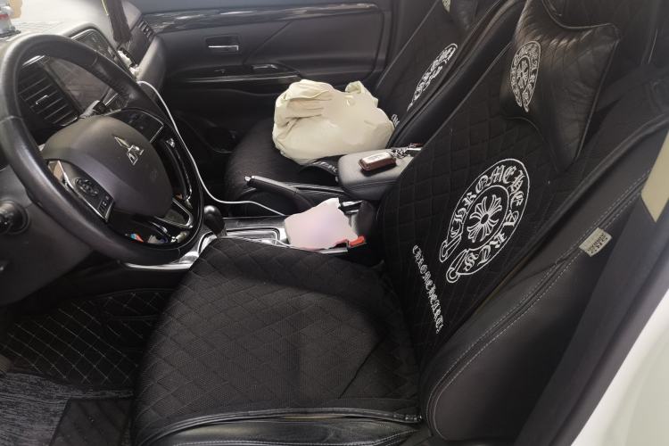 Used Mitsubishi Outlander 2018 2.0L Two-Wheel Drive Glory Edition 5 Seats Left Front Seat