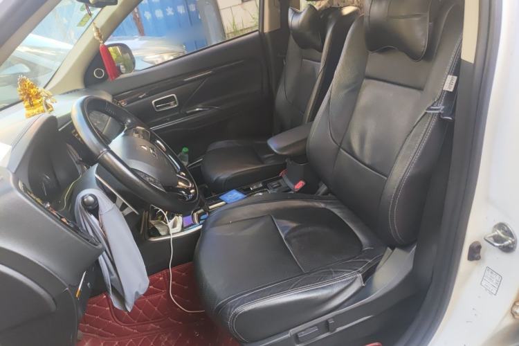 Used Mitsubishi Outlander 2018 2.4L 4x4 Elite Edition 5 Seats Left Front Seat