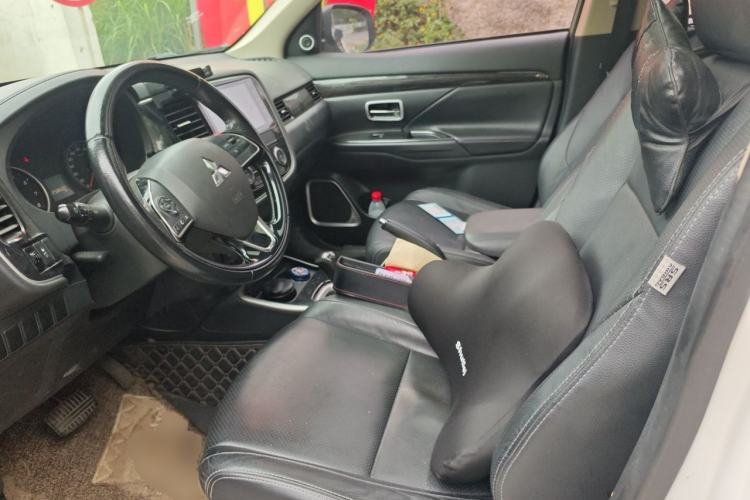 Used Mitsubishi Outlander 2018 2.0L Two-Wheel-Drive Jiale Edition 7-Seater Left Front Seat