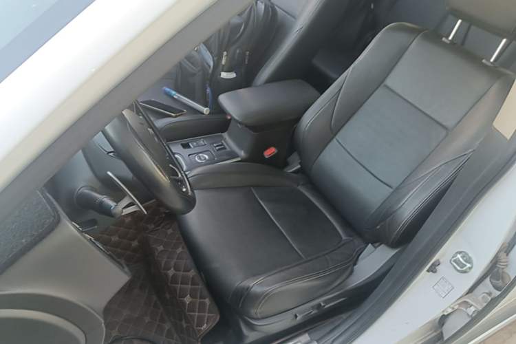 Used Mitsubishi Outlander 2018 2.4L 4x4 Elite Edition 5 Seats Left Front Seat