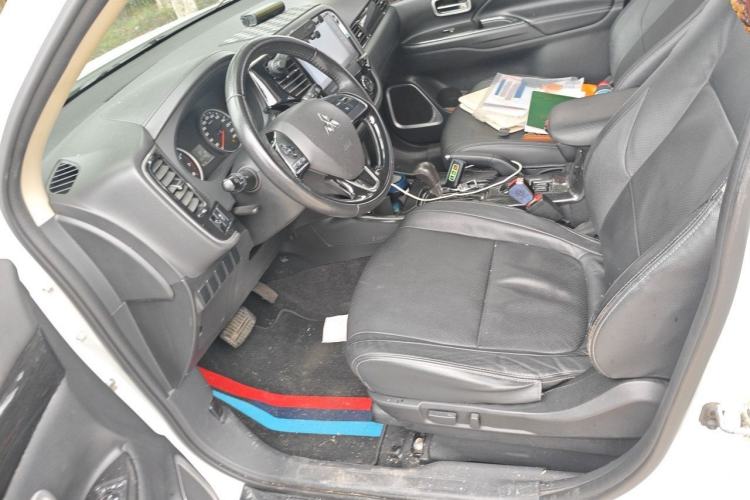 Used Mitsubishi Outlander 2018 2.0L Two-Wheel Drive Glory Edition 5 Seats Left Front Seat