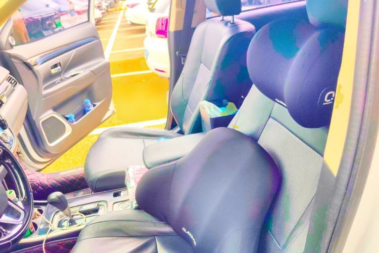 Used Mitsubishi Outlander 2018 2.4L 4x4 Luxury Edition 7-Seater Left Front Seat
