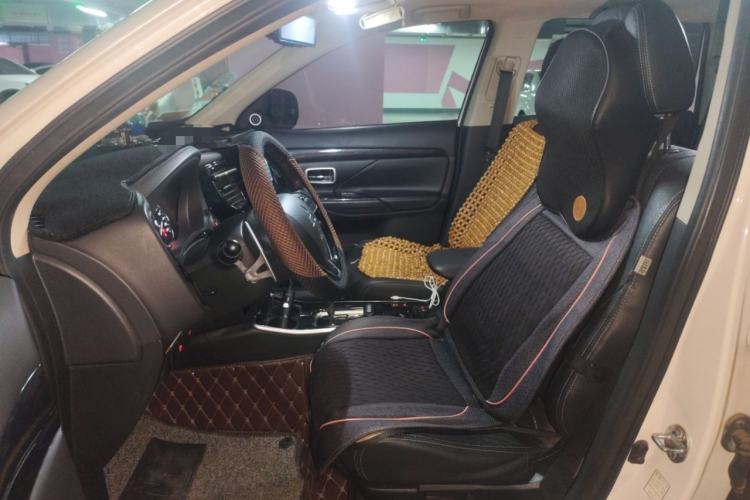 Used Mitsubishi Outlander 2018 2.4L 4x4 Luxury Edition 7-Seater Left Front Seat