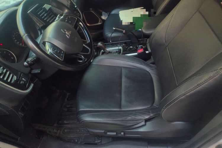 Used Mitsubishi Outlander 2018 2.0L Two-Wheel-Drive Jiale Edition 7-Seater Left Front Seat
