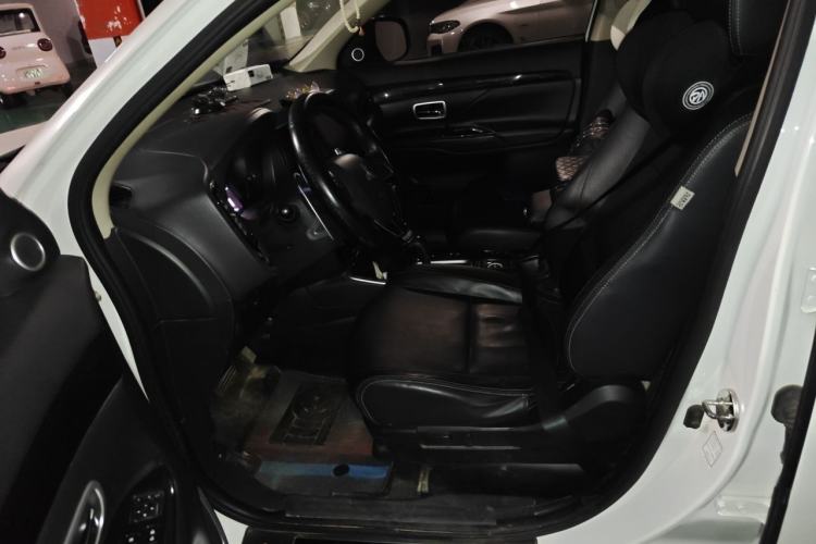 Used Mitsubishi Outlander 2018 2.4L 4x4 Elite Edition 5 Seats Left Front Seat