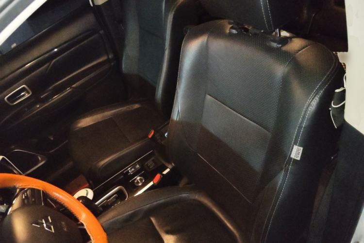 Used Mitsubishi Outlander 2018 2.4L 4x4 Elite Edition 5 Seats Left Front Seat