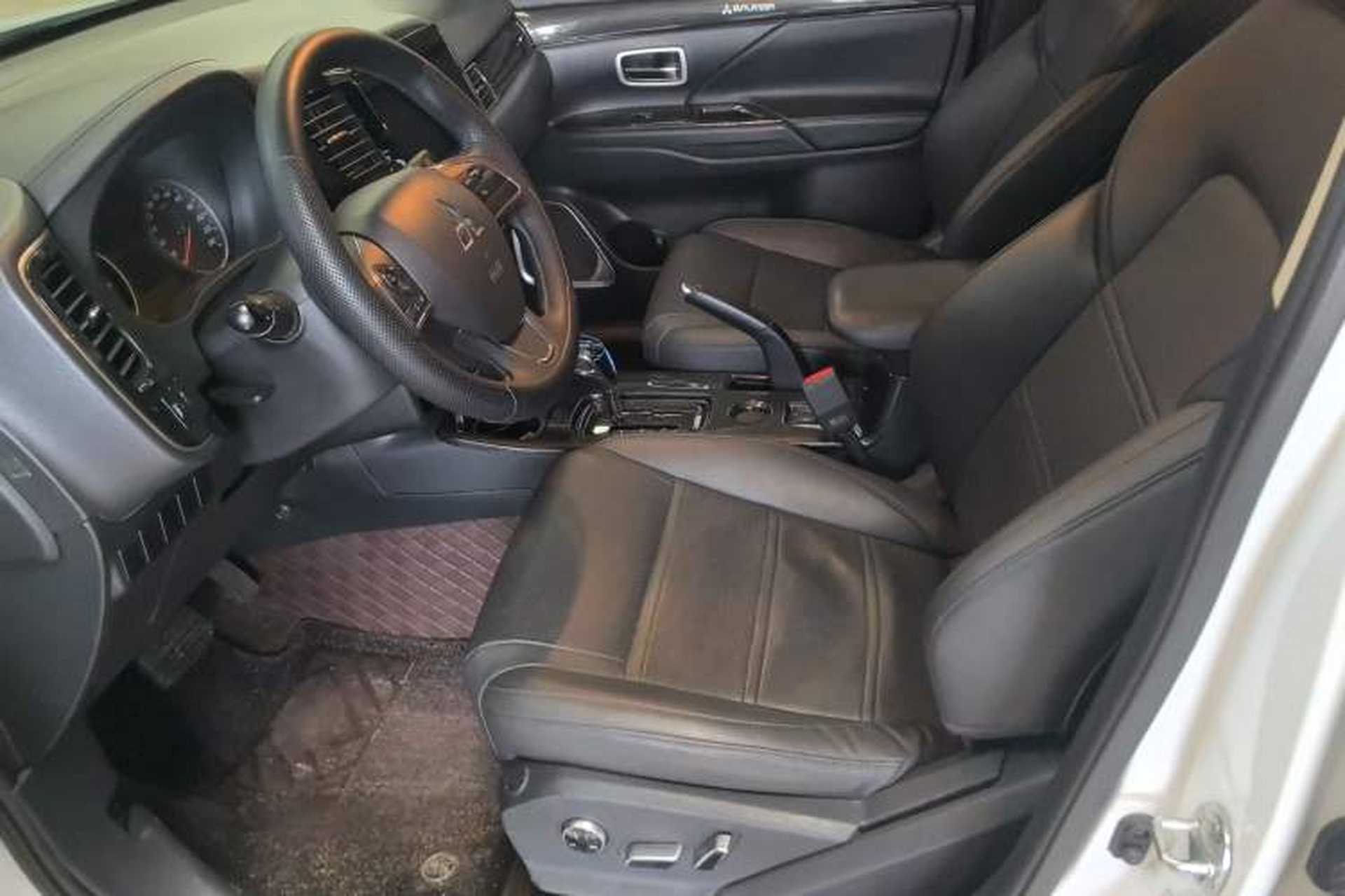 Used Mitsubishi Outlander 2018 2.0L Two-Wheel Drive Glory Edition 5 Seats Left Front Seat
