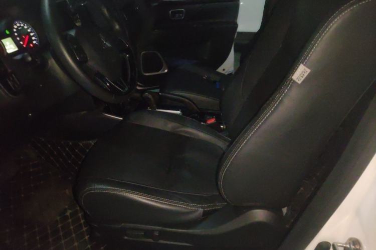 Used Mitsubishi Outlander 2018 2.0L Two-Wheel Drive Glory Edition 5 Seats Left Front Seat