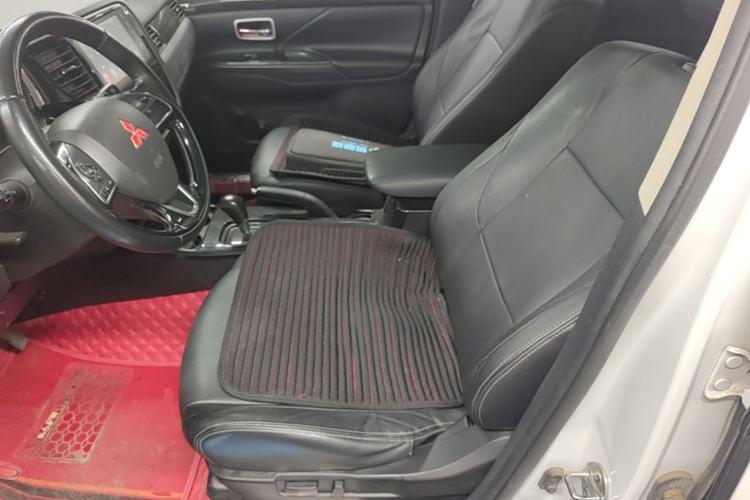 Used Mitsubishi Outlander 2018 2.0L Two-Wheel Drive Glory Edition 5 Seats Left Front Seat