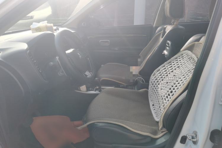 Used Mitsubishi Outlander 2018 2.4L 4x4 Luxury Edition 7-Seater Left Front Seat
