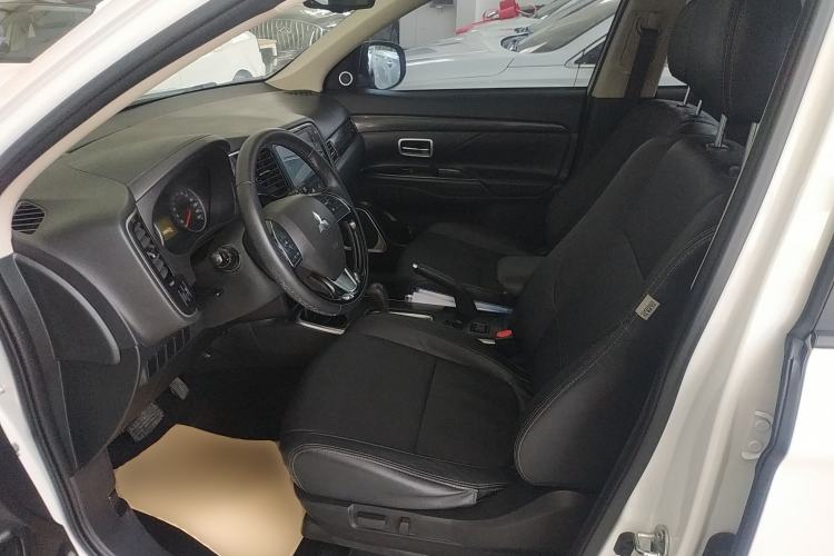 Used Mitsubishi Outlander 2018 2.0L Two-Wheel-Drive Jiale Edition 7-Seater Left Front Seat