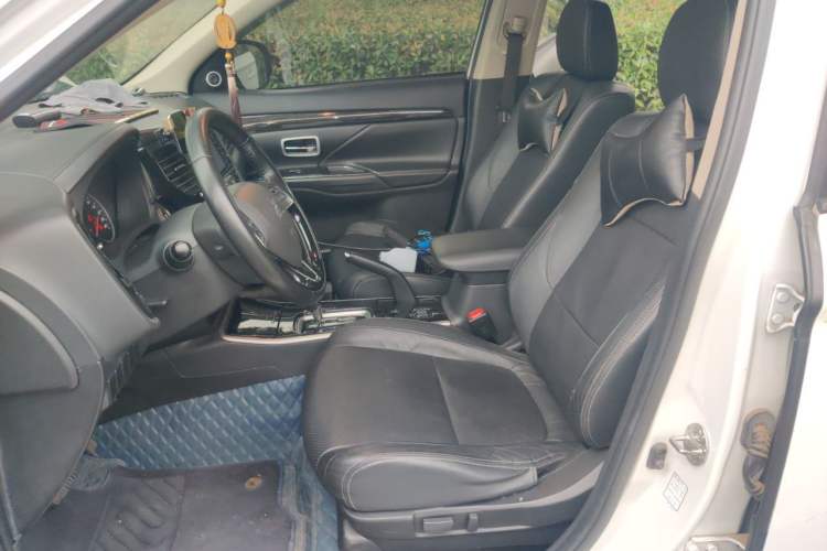 Used Mitsubishi Outlander 2018 2.0L Two-Wheel-Drive Jiale Edition 7-Seater Left Front Seat