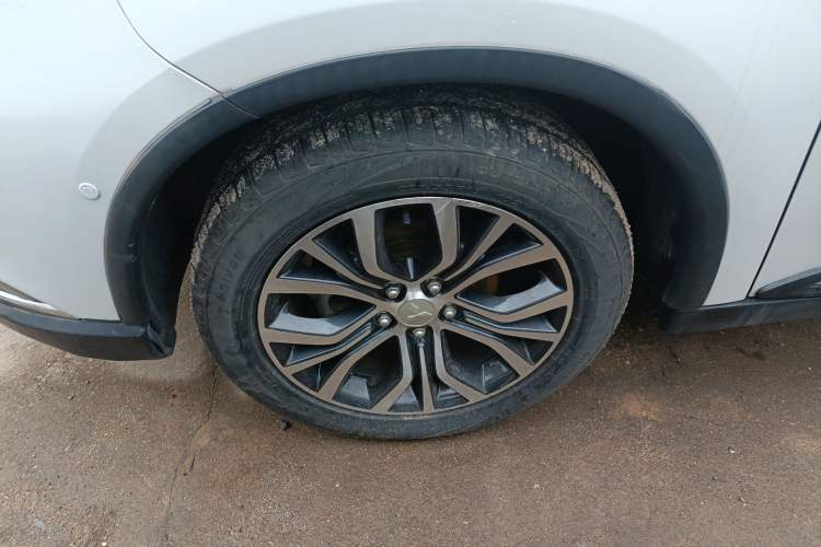 Used Mitsubishi Outlander 2018 2.0L Two-Wheel Drive Glory Edition 5 Seats Left Front Wheel Hub