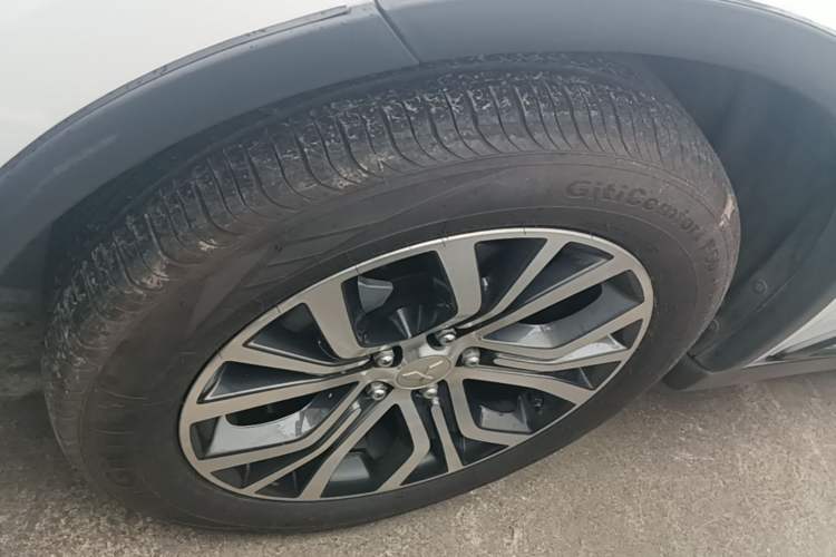 Used Mitsubishi Outlander 2018 2.0L Two-Wheel-Drive Jiale Edition 7-Seater Left Front Wheel Hub