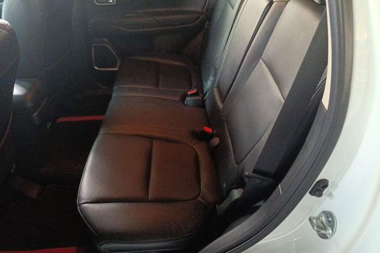 Used Mitsubishi Outlander 2018 2.0L Two-Wheel Drive Glory Edition 5 Seats Left Rear Seat