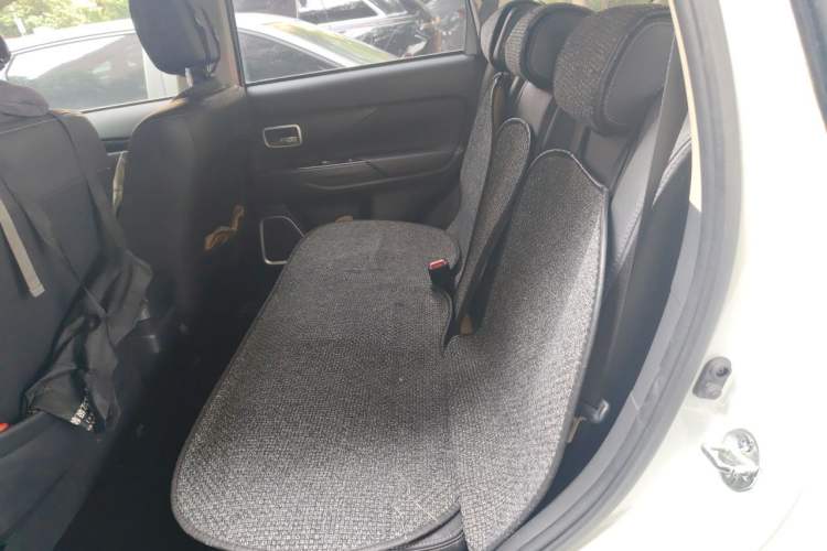Used Mitsubishi Outlander 2018 2.4L 4x4 Luxury Edition 7-Seater Left Rear Seat