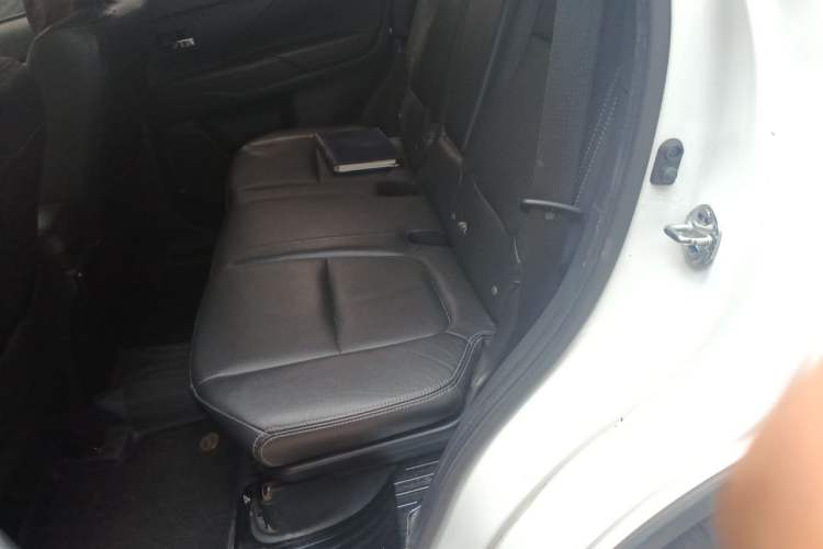 Used Mitsubishi Outlander 2018 2.4L 4x4 Elite Edition 5 Seats Left Rear Seat