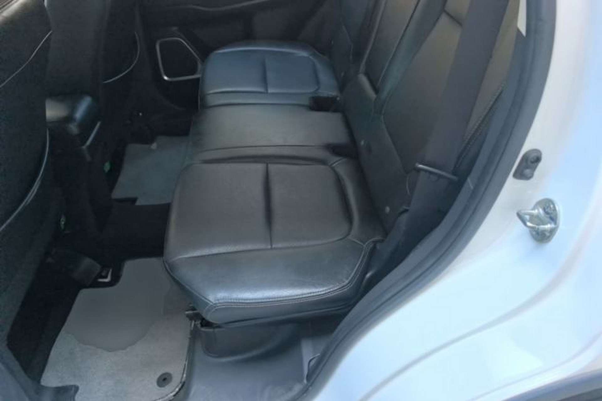 Used Mitsubishi Outlander 2018 2.0L Two-Wheel-Drive Jiale Edition 7-Seater Left Rear Seat