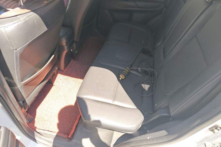 Used Mitsubishi Outlander 2018 2.4L 4x4 Elite Edition 5 Seats Left Rear Seat