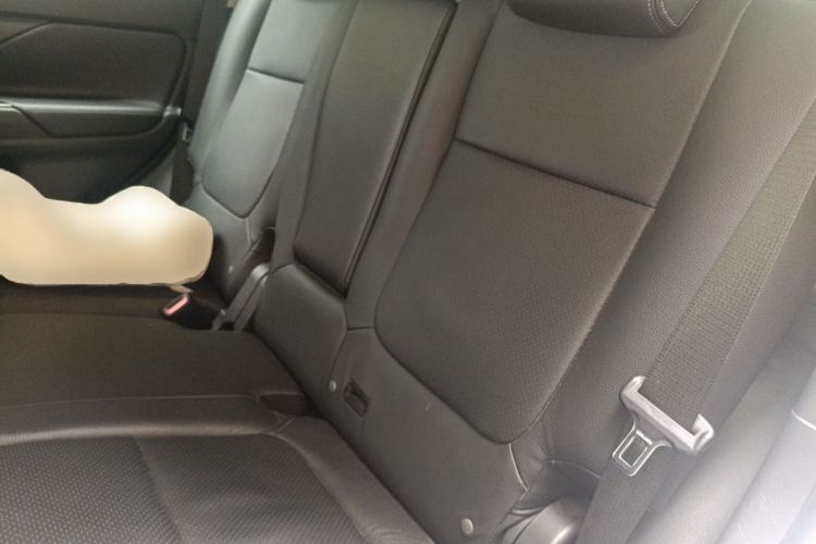 Used Mitsubishi Outlander 2018 2.4L 4x4 Elite Edition 5 Seats Left Rear Seat