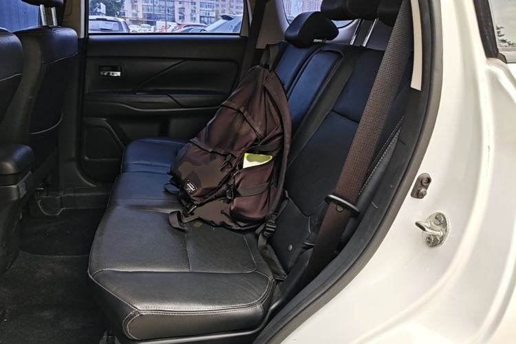 Used Mitsubishi Outlander 2018 2.0L Two-Wheel Drive Glory Edition 5 Seats Left Rear Seat