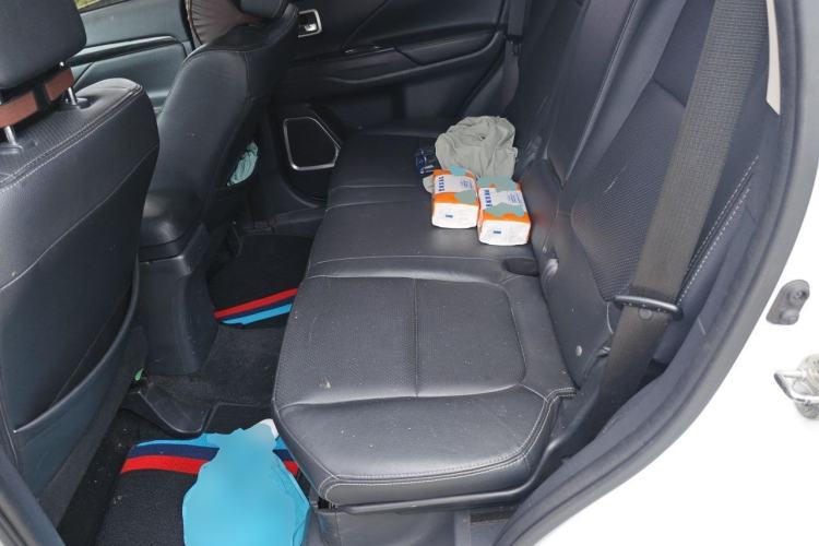 Used Mitsubishi Outlander 2018 2.0L Two-Wheel Drive Glory Edition 5 Seats Left Rear Seat