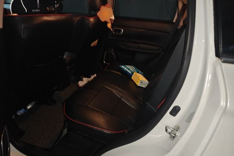 Used Mitsubishi Outlander 2018 2.4L 4x4 Elite Edition 5 Seats Left Rear Seat
