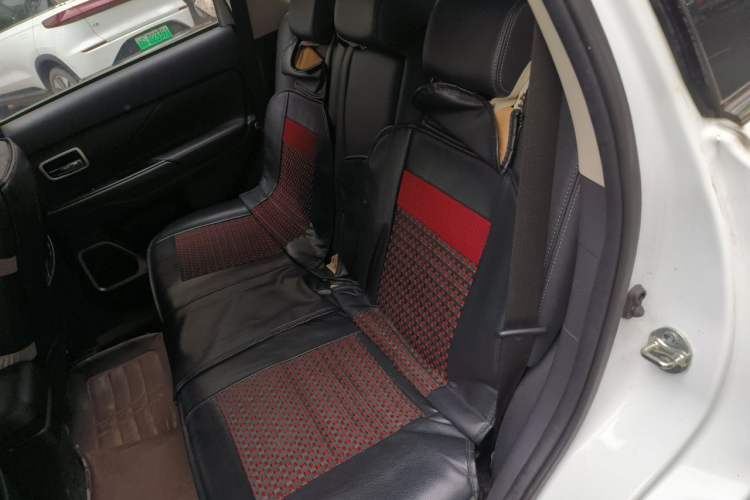 Used Mitsubishi Outlander 2018 2.4L 4x4 Elite Edition 5 Seats Left Rear Seat