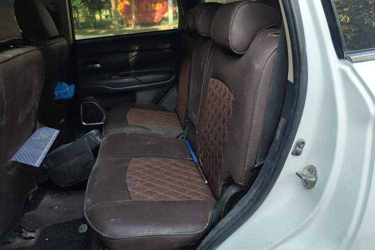 Used Mitsubishi Outlander 2018 2.4L 4x4 Elite Edition 5 Seats Left Rear Seat