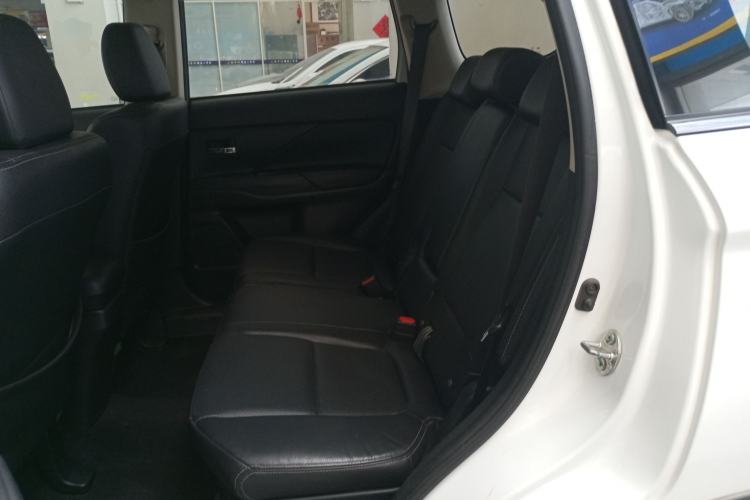 Used Mitsubishi Outlander 2018 2.4L 4x4 Elite Edition 5 Seats Left Rear Seat