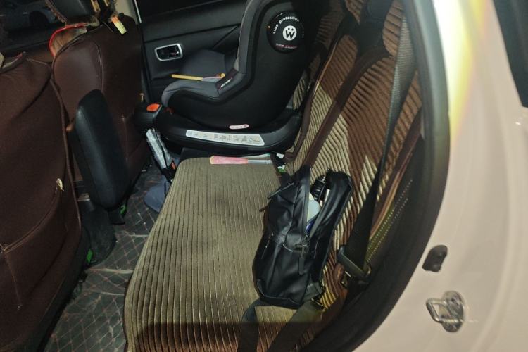 Used Mitsubishi Outlander 2018 2.0L Two-Wheel Drive Glory Edition 5 Seats Left Rear Seat