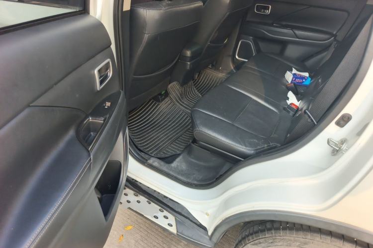 Used Mitsubishi Outlander 2018 2.4L 4x4 Elite Edition 5 Seats Left Rear Seat