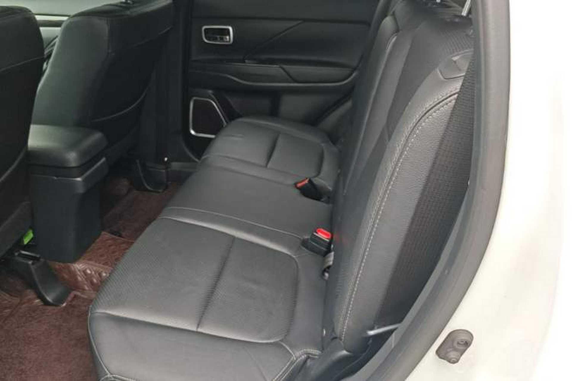 Used Mitsubishi Outlander 2018 2.4L 4x4 Elite Edition 5 Seats Left Rear Seat