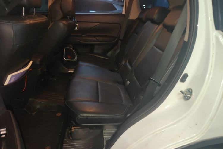 Used Mitsubishi Outlander 2018 2.4L 4x4 Elite Edition 5 Seats Left Rear Seat