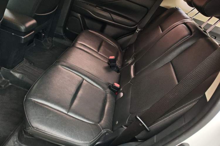 Used Mitsubishi Outlander 2018 2.0L Two-Wheel Drive Glory Edition 5 Seats Left Rear Seat