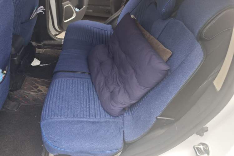 Used Mitsubishi Outlander 2018 2.0L Two-Wheel Drive Glory Edition 5 Seats Left Rear Seat