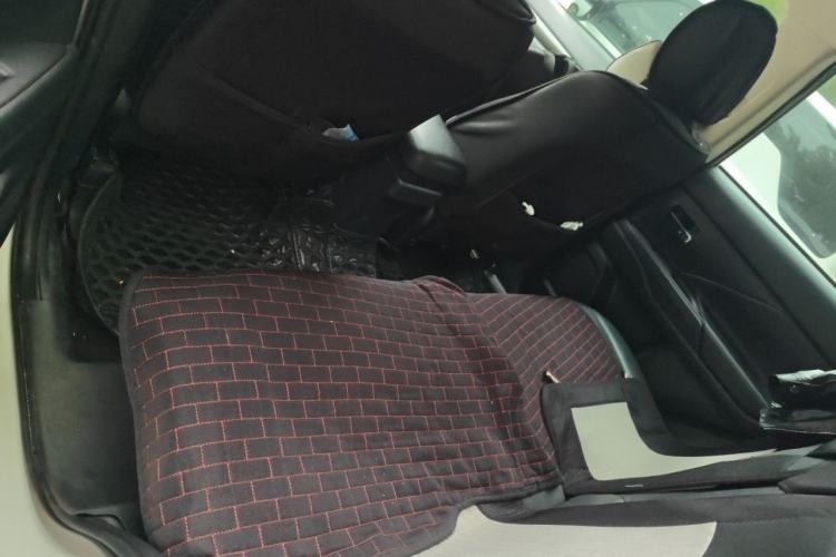 Used Mitsubishi Outlander 2018 2.0L Two-Wheel Drive Glory Edition 5 Seats Left Rear Seat